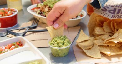 Chipotle Celebrates National Avocado Day With Free Chips And Guac Chipotle Celebrates National Avocado Day With Free Chips And Guac