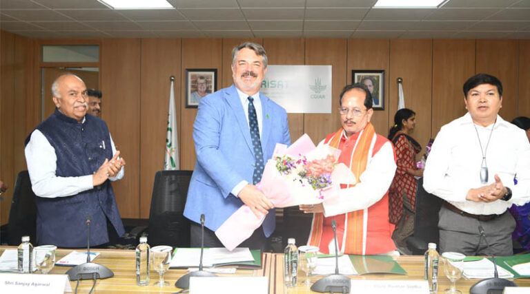 Bihar Agriculture Minister Vijay Kumar Sinha Visits ICRISAT and Reviews BCoEMVC Project Progress