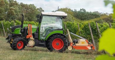 Fendt 200 VFP Vario — Up to 124 hp, the Narrow-Gauge Specialist for Vineyards and Orchards