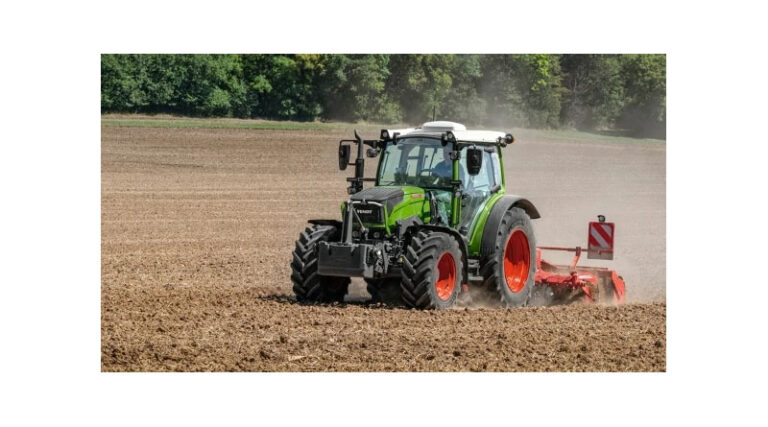 Fendt 200 Vario — Up to 124 hp, Fendt's Compact Tractor Redesigned Around Big-Tractor Tech