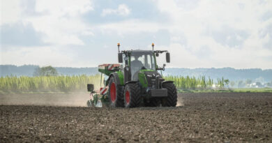 Fendt 300 Vario Gen5 — Up to 152 hp with DynamicPerformance Across the Range