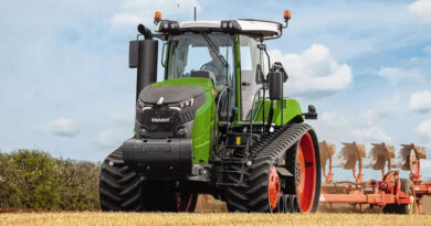 Fendt 900 Vario MT — Up to 431 hp of Purpose-Built Tracked Power