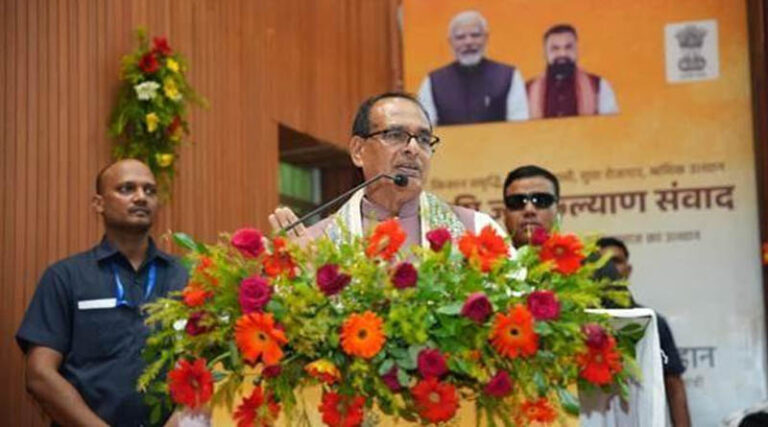 Union Minister Shivraj Singh Chouhan participates in the Krishi Jan Kalyan Samvad in Patna