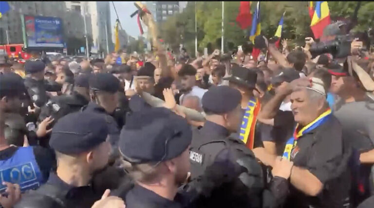 Romanian Farmers Clash With Police Over EU Livestock Export Ban
