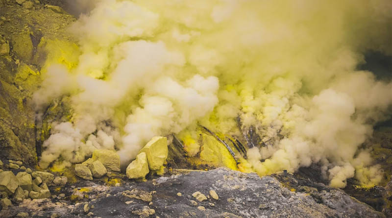 Sulphur Prices Ease, but Hormuz Keeps Supply Tight