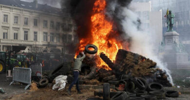 EU Farmers Block Roads as Fuel Costs Outrun Falling Crop Prices EU Farmers Block Roads as Fuel Costs Outrun Falling Crop Prices