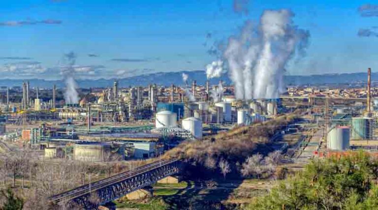 Fertilizer Prices Keep Climbing as Nutrien Shuts Trinidad Plant and Hormuz Risk Lingers