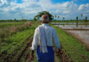 Karnataka Farmers Protest Dasara Spending, Demand Loan Waiver